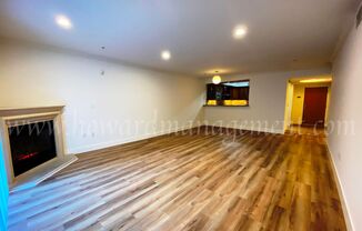 Large 3 Bed, 2.5 Bath condo with chef's kitchen, great master suite, modern appliances and more!