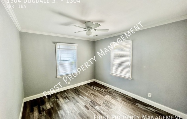 2 beds, 1 bath, 700 sqft, $1,199