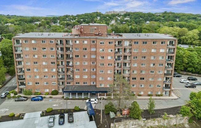 2 beds, 2 baths, 800 sqft, $2,500, Unit 602