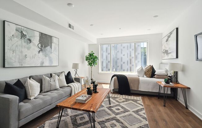 Studio, 1 bath, 500 sqft, $1,315, Unit 304