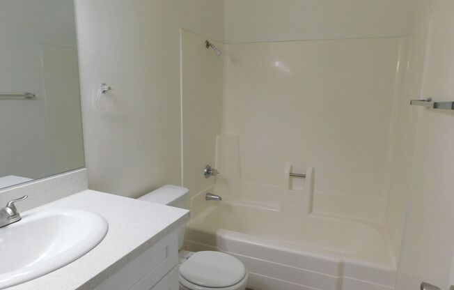 2 beds, 2 baths, $2,900, Unit 859