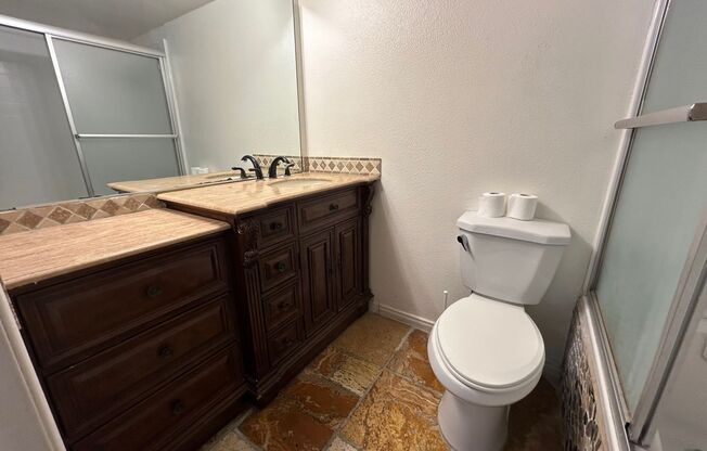 1 bed, 1 bath, $995, Unit # #T 3