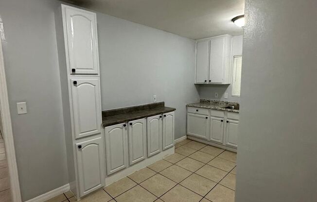 2 beds, 1 bath, 750 sqft, $900, Unit 1109