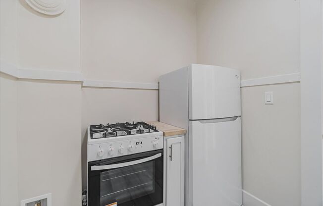 Studio, 1 bath, $2,195, Unit 02