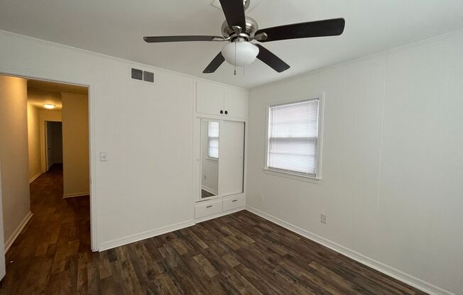 3 beds, 1 bath, $1,495