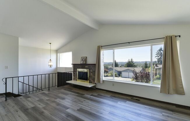 Spacious 3 Bedroom 2.25 Bath Home Renton Talbot Hill Area Available Now!