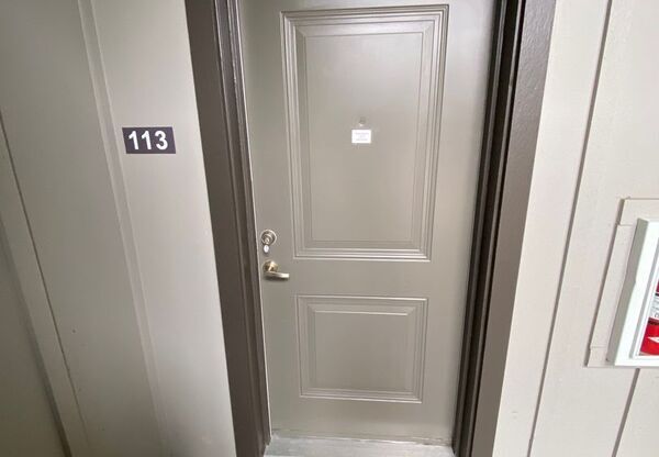 4225 HAWTHORNE AVE NE