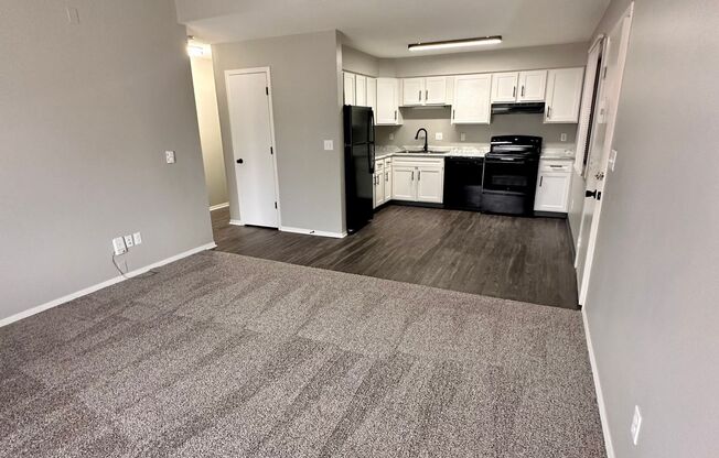 1 bed, 1 bath, 650 sqft, $995, Unit 1217-8