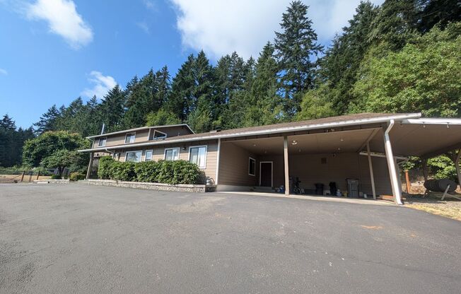 BIG & BEAUTIFUL! 5 Beds / 3.5 Bath for Rent in Port Orchard - Amenities Galore!