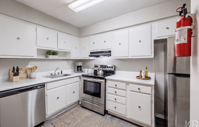 1 bed, 1 bath, 612 sqft, $895, Unit H094