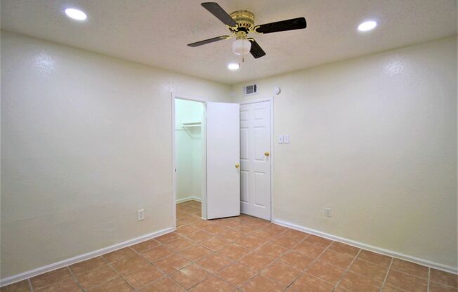 1 bed, 1 bath, 460 sqft, $990