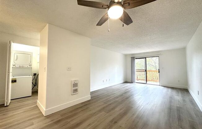 2 beds, 1 bath, 803 sqft, $1,525, Unit 121