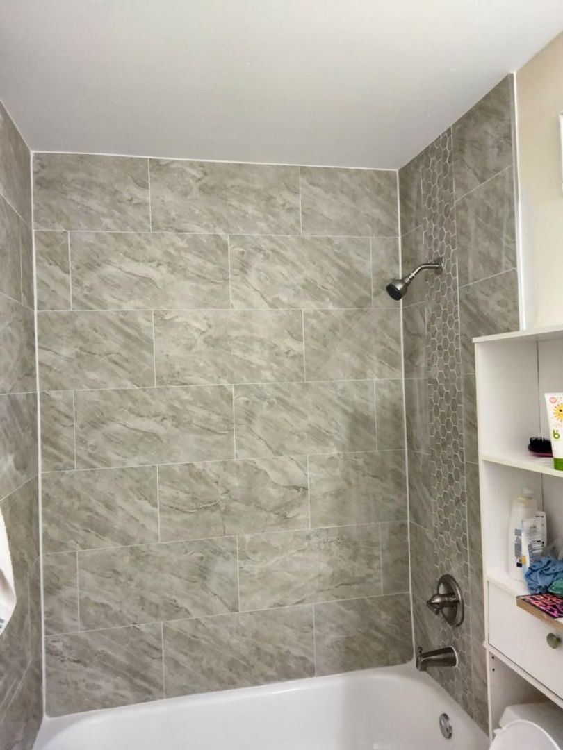 Townhome 2 Bedroom 2.5 Bathroom and fenced backyard