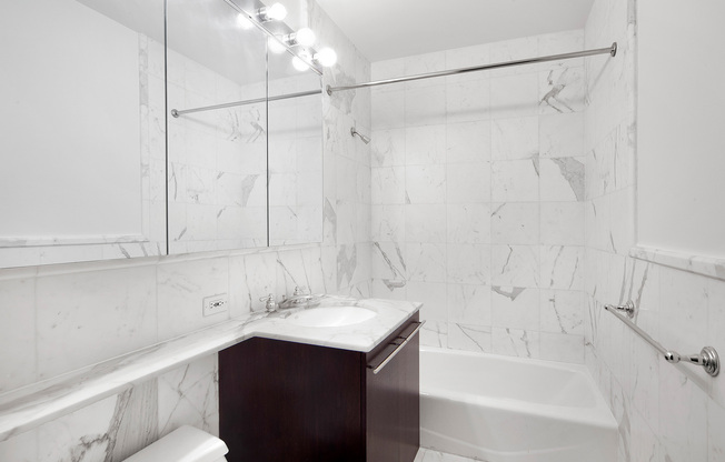 Studio, 1 bath, 332 sqft, $2,900, Unit 6I