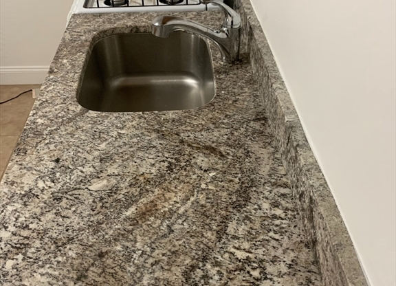 Studio, 1 bath, 999 sqft, $1,450, Unit 7