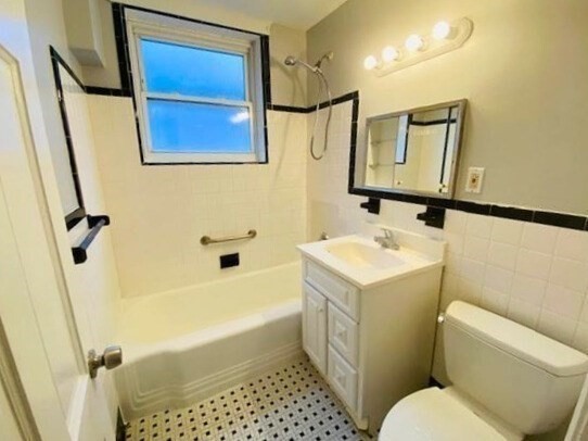 80 STRATHMORE RD