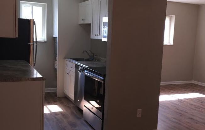 1 bed, 1 bath, 755 sqft, $895, Unit 3