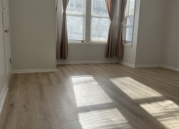 Studio, 1 bath, 600 sqft, $1,795, Unit 1 studio