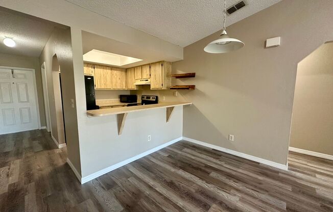 2 beds, 1 bath, 882 sqft, $1,625, Unit 829 Gleason Pkwy #2