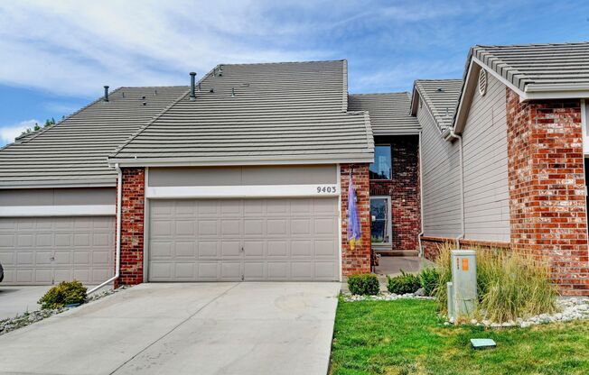 Beautiful luxury townhome style condominium in Masters Park