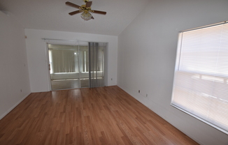 2 beds, 2 baths, $1,400