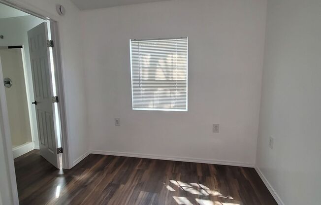 1 bed, 1 bath, 223 sqft, $625, Unit B