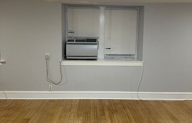 Studio, 1 bath, 380 sqft, $975, Unit BE