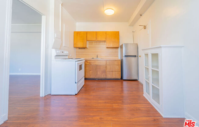 1 bed, 1 bath, 775 sqft, $1,950, Unit 510