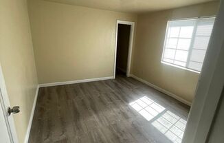 2 beds, 1 bath, $2,300