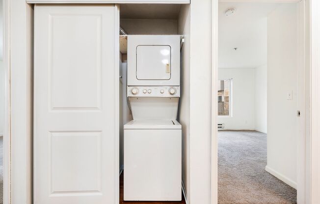 2 beds, 2 baths, 830 sqft, $2,350, Unit 2-102