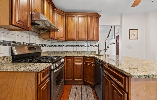 40 ALDEN PL