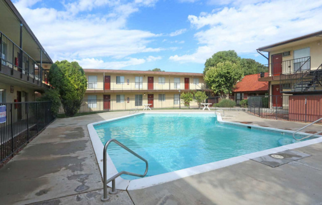 Studio, 1 bath, 420 sqft, $795