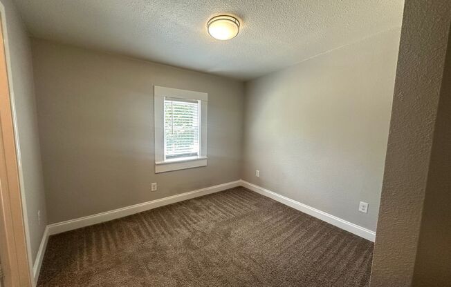 2 beds, 2 baths, 946 sqft, $1,600, Unit Unit 4
