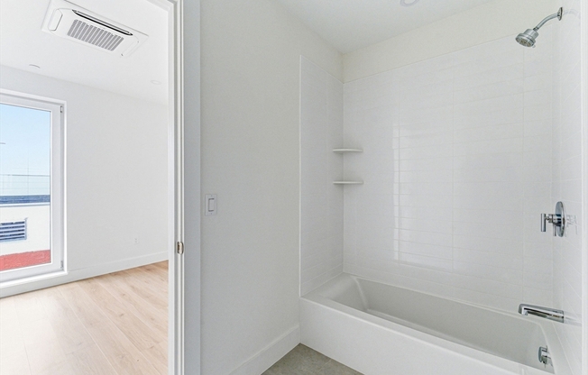 2 beds, 2 baths, 951 sqft, $4,375, Unit 201