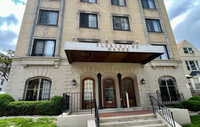 1 bed, 1 bath, $1,015, Unit 208