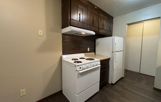 1 bed, 1 bath, 640 sqft, $895, Unit 105