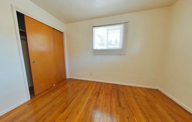 2 Bedroom Duplex ~ Close to Campus