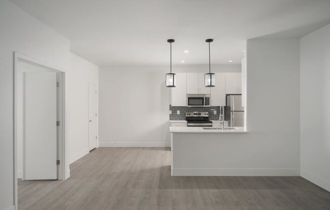 Dinning Room and Breakfast Bar at Haven at Arrowhead Apartments in Glendale Arizona 2021