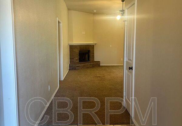 4 beds, 2 baths, 1,922 sqft, $1,875