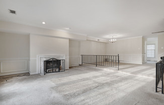 742 7 ST SE