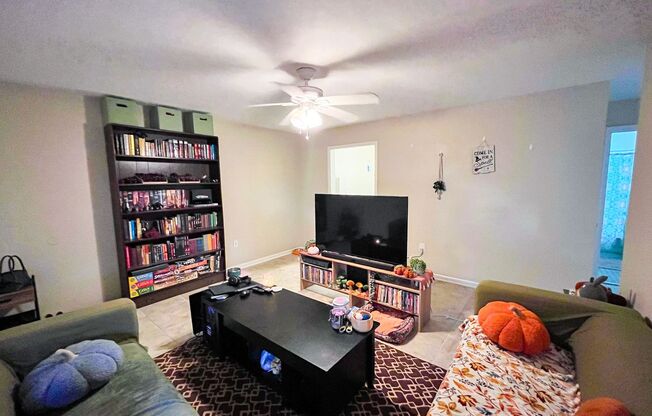 2 beds, 1 bath, $1,500