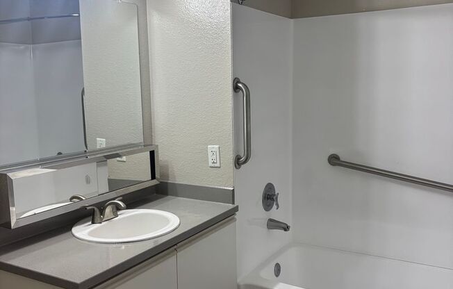 1 bed, 1 bath, 715 sqft, $1,695, Unit 217