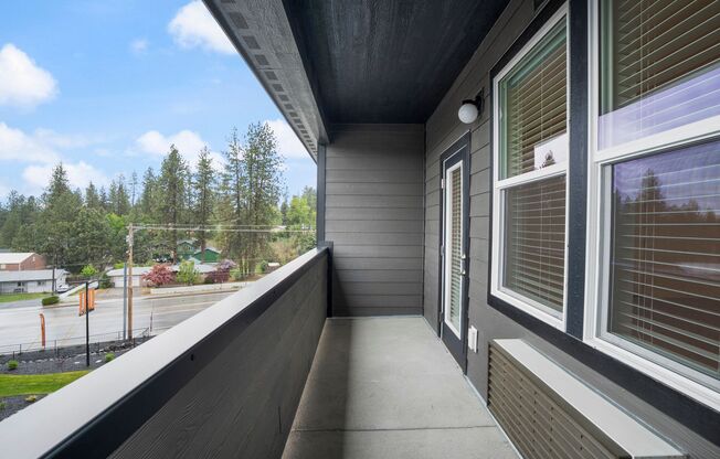 3 beds, 3 baths, 1,674 sqft, $2,050, Unit H-404