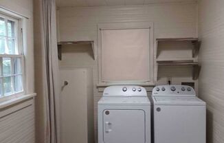 2 beds, 1 bath, $1,300