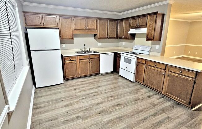 Townhouse Apartment 2BR/2.5BA SW Decatur