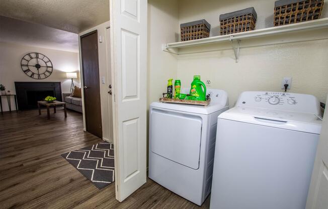 2 beds, 2 baths, 987 sqft, $969