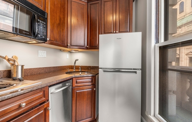2 beds, 2 baths, 929 sqft, $5,000, Unit 3H