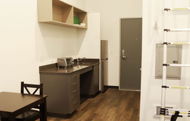 Studio, 1 bath, 239 sqft, $1,470, Unit Z-614 Furnished