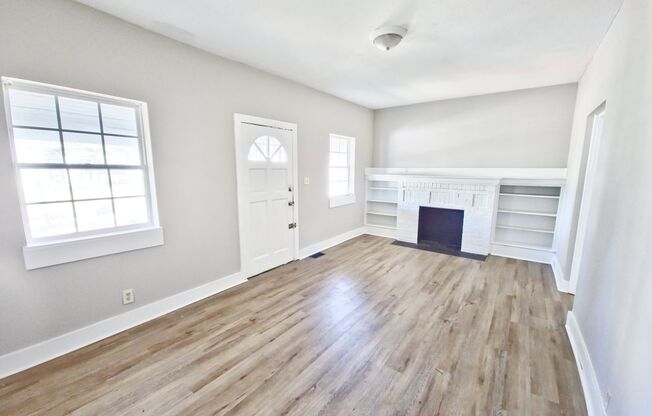 Spacious Three Bedroom House - MOVE IN TODAY!