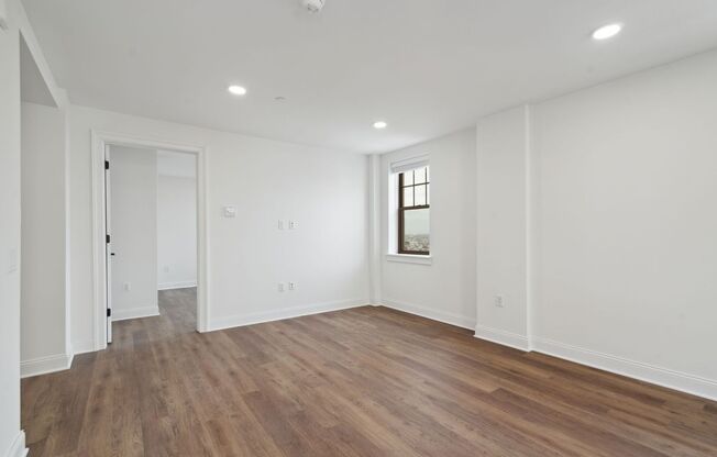 1 bed, 1 bath, 764 sqft, $3,335, Unit 902